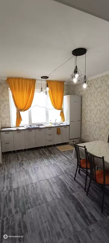 1-комнатная квартира, этаж 12 из 16, 40 м², Посуточно, миниатюра 9