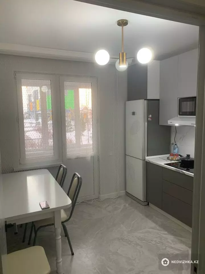 1-комнатная квартира, этаж 1 из 16, 40 м², Посуточно