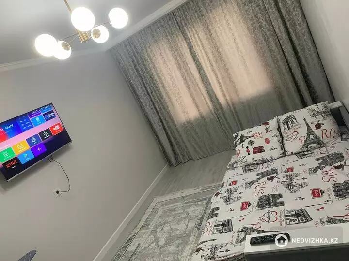 1-комнатная квартира, этаж 1 из 16, 40 м², Посуточно, фотография 4