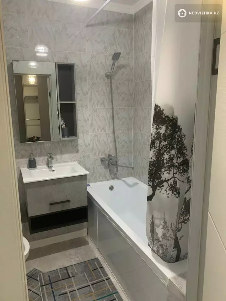 1-комнатная квартира, этаж 1 из 16, 40 м², Посуточно, фотография 5