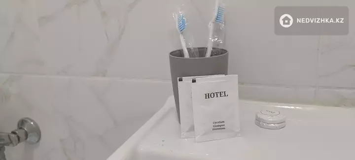 1-комнатная квартира, этаж 13 из 16, 40 м², Посуточно, фотография 5