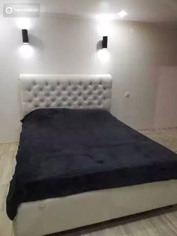 13-комнатная квартира, этаж 4 из 5, 32 м², Посуточно