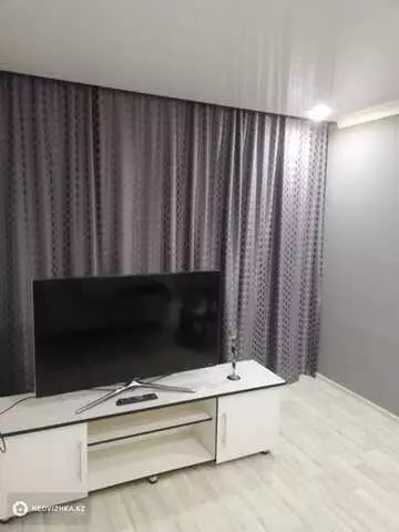 13-комнатная квартира, этаж 4 из 5, 32 м², Посуточно