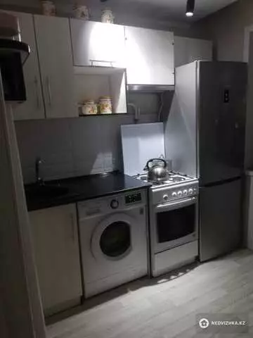 13-комнатная квартира, этаж 4 из 5, 32 м², Посуточно