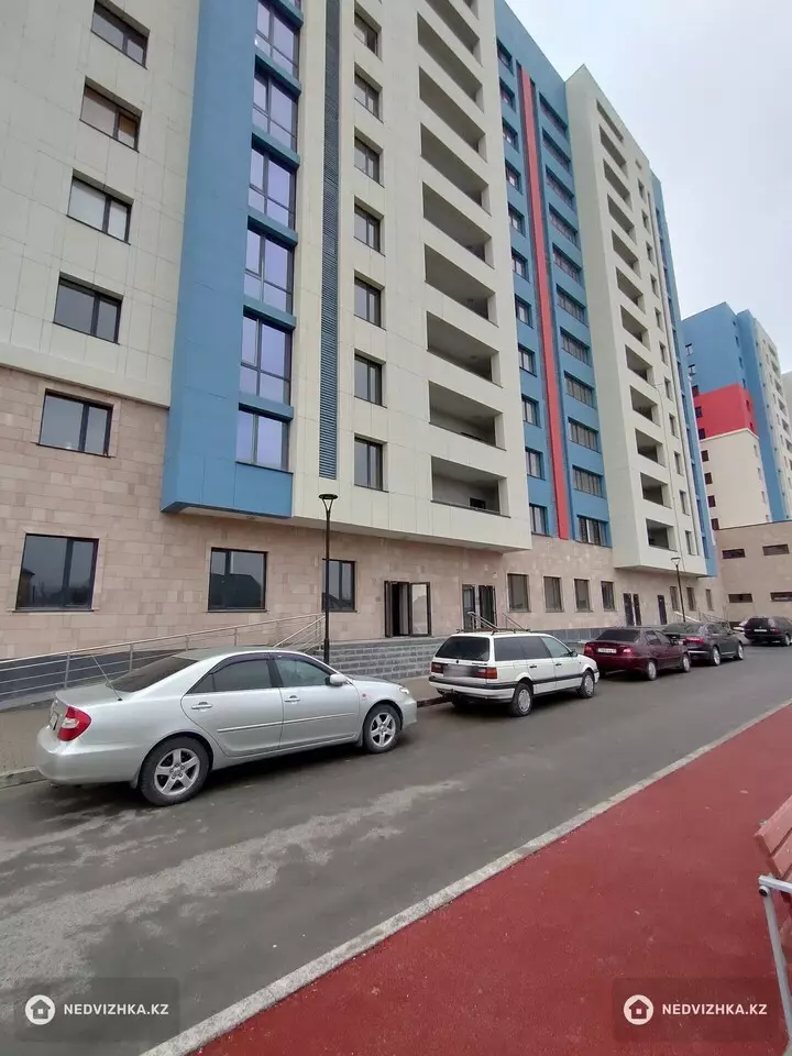 1-комнатная квартира, этаж 9 из 12, 45 м², Посуточно, фотография 2