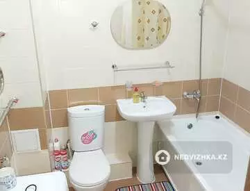 1-комнатная квартира, этаж 7 из 12, 45 м², Посуточно, миниатюра 11