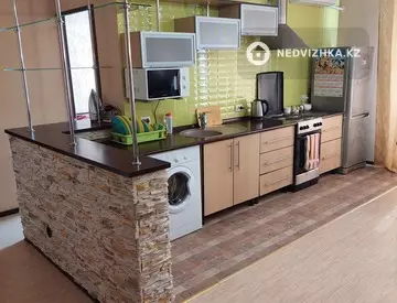 2-комнатная квартира, этаж 7 из 12, 55 м², Посуточно