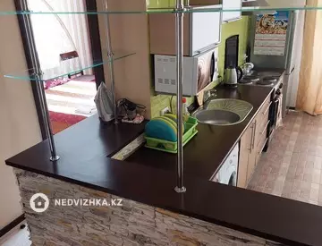 2-комнатная квартира, этаж 7 из 12, 55 м², Посуточно