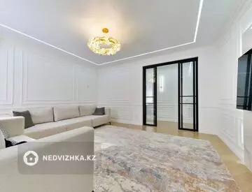 4-комнатная квартира, этаж 2 из 9, 132 м²