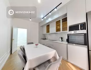 4-комнатная квартира, этаж 2 из 9, 132 м², миниатюра 12