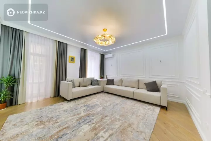 4-комнатная квартира, этаж 2 из 9, 132 м², фотография 3