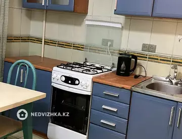 2-комнатная квартира, этаж 3 из 5, 58 м², На длительный срок, миниатюра 1