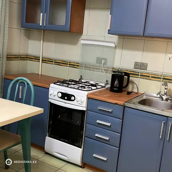 2-комнатная квартира, этаж 3 из 5, 58 м², На длительный срок