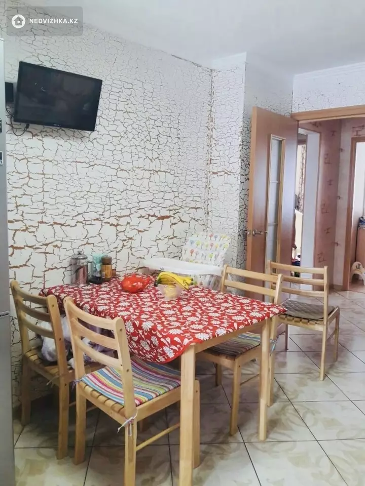 1-комнатная квартира, этаж 1 из 5, 45 м², Посуточно, фотография 2
