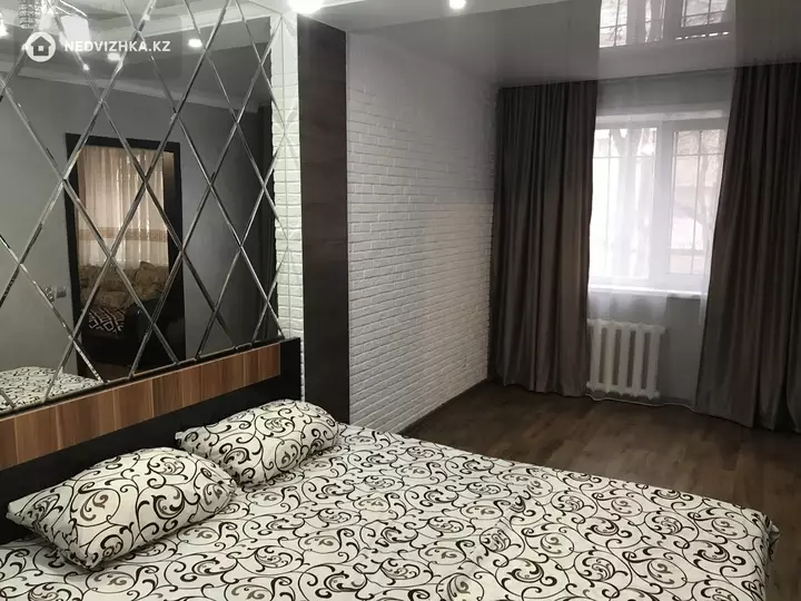 1-комнатная квартира, этаж 1 из 5, 45 м², Посуточно, фотография 5