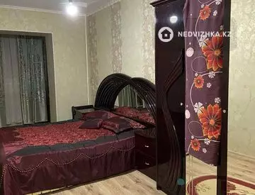 2-комнатная квартира, этаж 3 из 9, 60 м², Посуточно