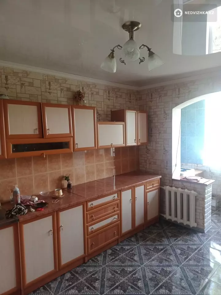 2-комнатная квартира, этаж 5 из 5, 54 м², На длительный срок