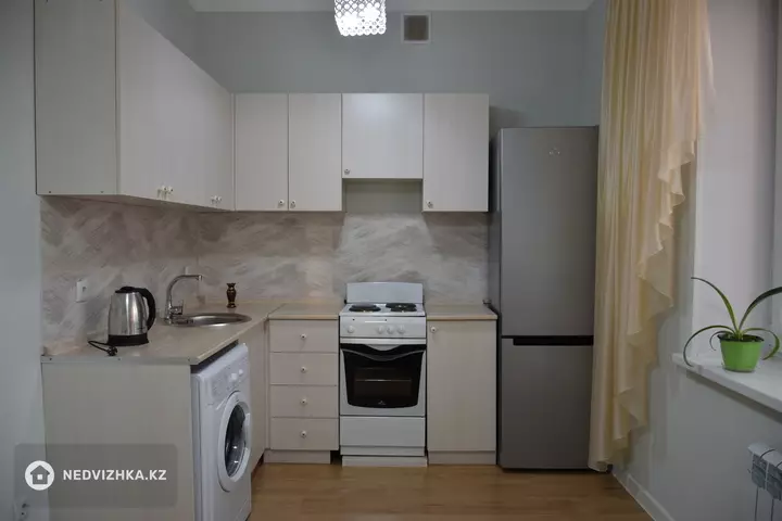 1-комнатная квартира, этаж 6 из 6, 52 м², Посуточно, фотография 5