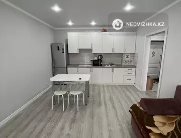 1-комнатная квартира, этаж 1 из 10, 45 м², Посуточно