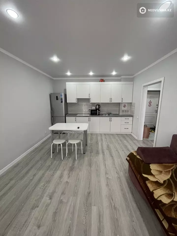 1-комнатная квартира, этаж 1 из 10, 45 м², Посуточно, фотография 5