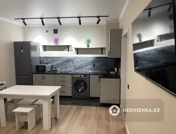 1-комнатная квартира, этаж 1 из 9, 45 м², Посуточно, миниатюра 8