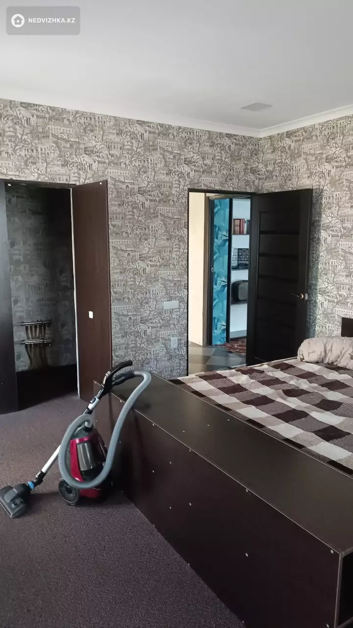 5-комнатный дом, 5.7 соток, 270 м²