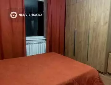 1-комнатная квартира, этаж 1 из 5, 40 м², На длительный срок