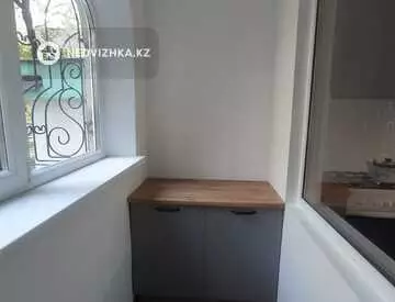 1-комнатная квартира, этаж 1 из 5, 40 м², На длительный срок