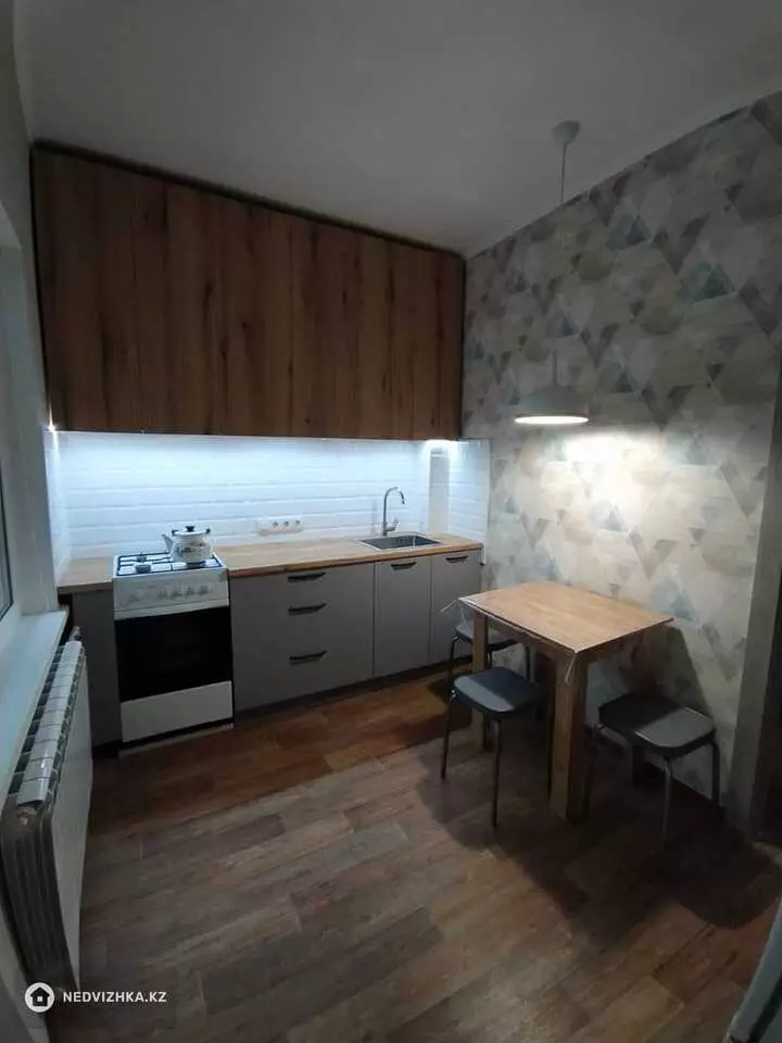 1-комнатная квартира, этаж 1 из 5, 40 м², На длительный срок, фотография 2