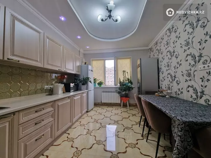 2-комнатная квартира, этаж 12 из 18, 92 м², 3-фотосурет