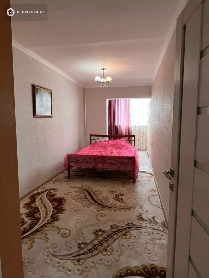 2-комнатная квартира, этаж 3 из 5, 55 м², Посуточно, фотография 2