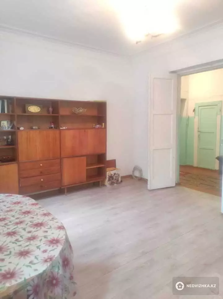2-комнатная квартира, этаж 1 из 2, 60 м², фотография 4