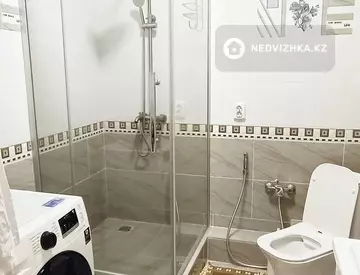 1-комнатная квартира, этаж 6 из 16, 40 м², Посуточно, миниатюра 6