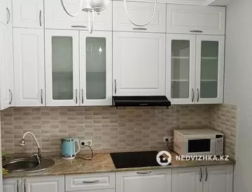 1-комнатная квартира, этаж 6 из 16, 40 м², Посуточно, миниатюра 9