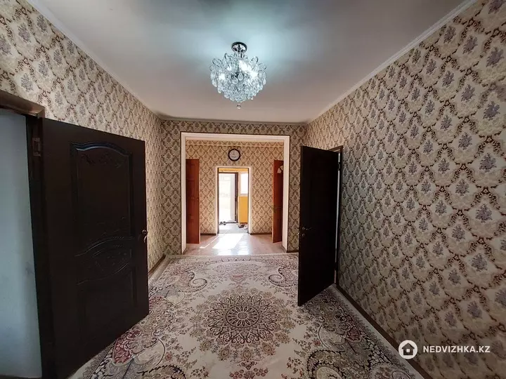 7-комнатный дом, 8 соток, 235 м², фотография 3