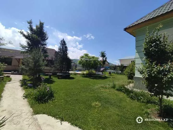 6-комнатный дом, 14 соток, 600 м², фотография 2