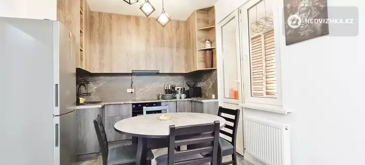 2-комнатная квартира, этаж 3 из 16, 60 м², Посуточно, фотография 5