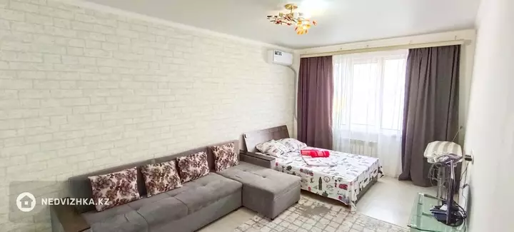 1-комнатная квартира, этаж 15 из 16, 40 м², Посуточно