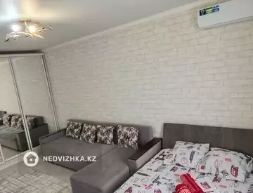 1-комнатная квартира, этаж 15 из 16, 40 м², Посуточно, миниатюра 2