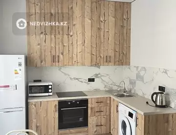 1-комнатная квартира, этаж 2 из 12, 40 м², Посуточно, миниатюра 6