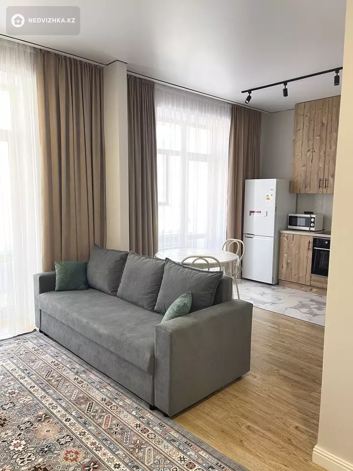 1-комнатная квартира, этаж 2 из 12, 40 м², Посуточно