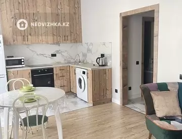 1-комнатная квартира, этаж 2 из 12, 40 м², Посуточно, миниатюра 5