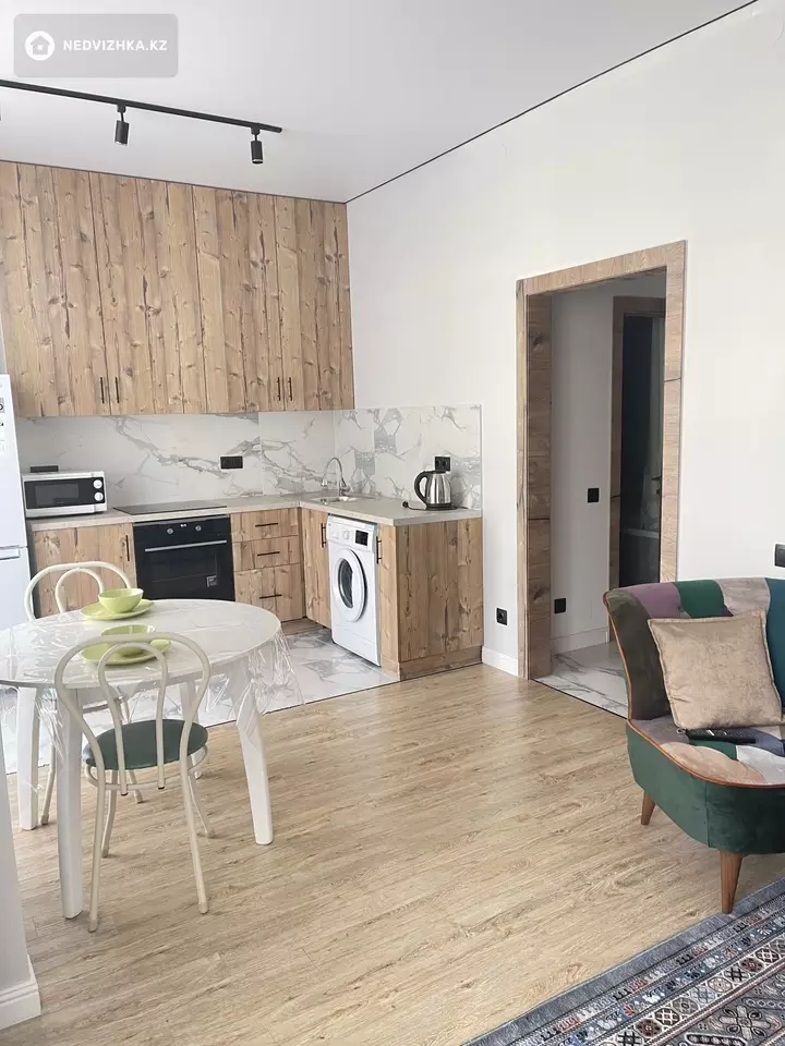 1-комнатная квартира, этаж 2 из 12, 40 м², Посуточно, фотография 5
