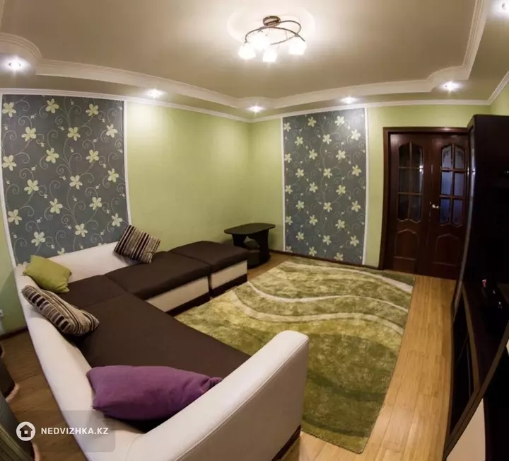 2-комнатная квартира, этаж 4 из 9, 65 м², На длительный срок, фотография 3