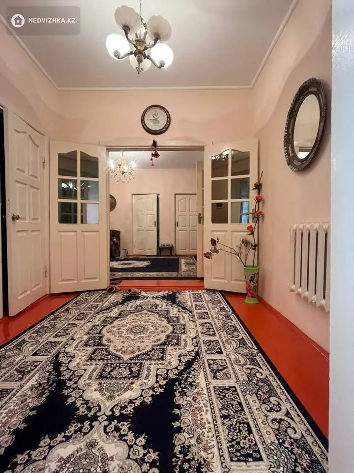 8-комнатный дом, 10 соток, 280 м², фотография 2