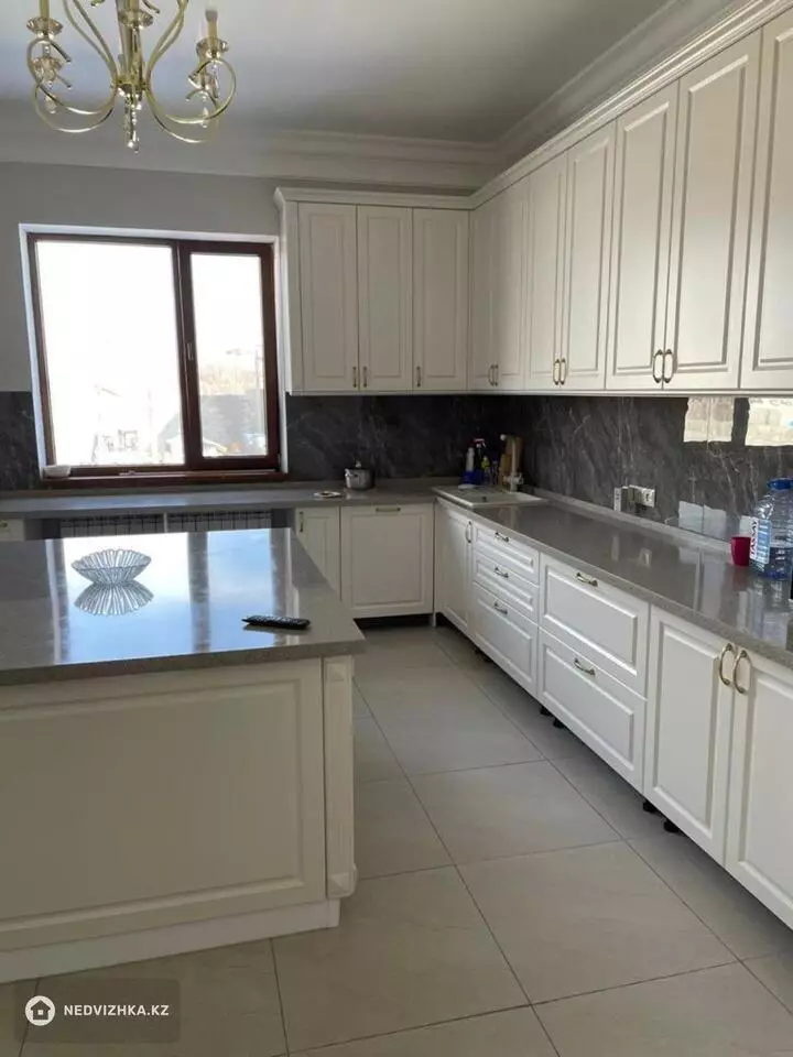6-комнатный дом, 10 соток, 325 м², фотография 3