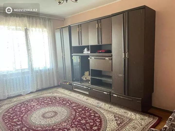 3-комнатная квартира, этаж 5 из 5, 58 м², фотография 4