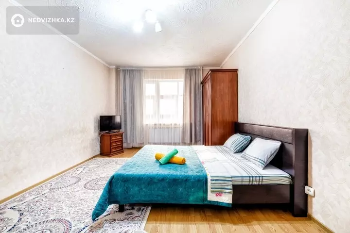1-комнатная квартира, этаж 3 из 9, 48 м², Посуточно