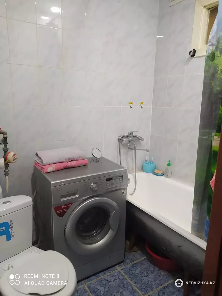 1-комнатная квартира, этаж 2 из 5, 30 м², Посуточно, фотография 2