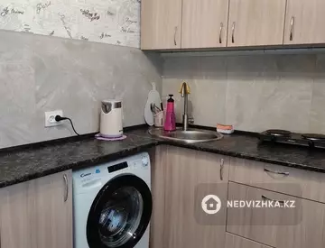 1-комнатная квартира, этаж 4 из 5, 40 м², Посуточно, миниатюра 6